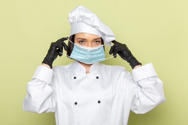 Jak wybrać odpowiednie jednorazowe akcesoria ochronne dla personelu gastronomicznego?