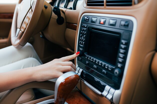 Jak wybrać najlepszy system stereo z Androidem dla twojego Peugeot 407?