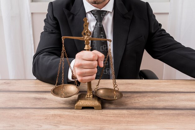 Jak wybrać odpowiedniego adwokata do spraw rozwodowych?